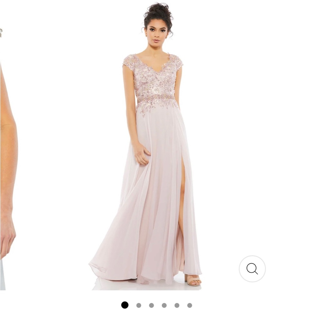 NWT Mac Duggal Embellished Cap Sleeve Bodice Flowy Gown Size 4
